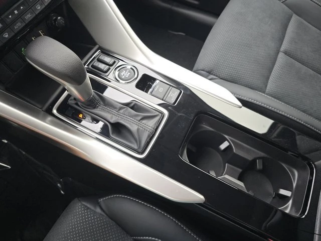 2026 Mitsubishi Eclipse Cross - Image 17 of 18