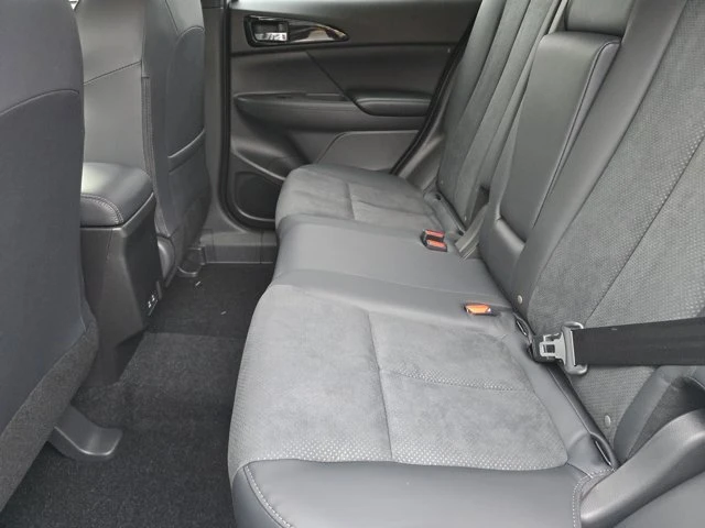 2026 Mitsubishi Eclipse Cross - Image 8 of 17