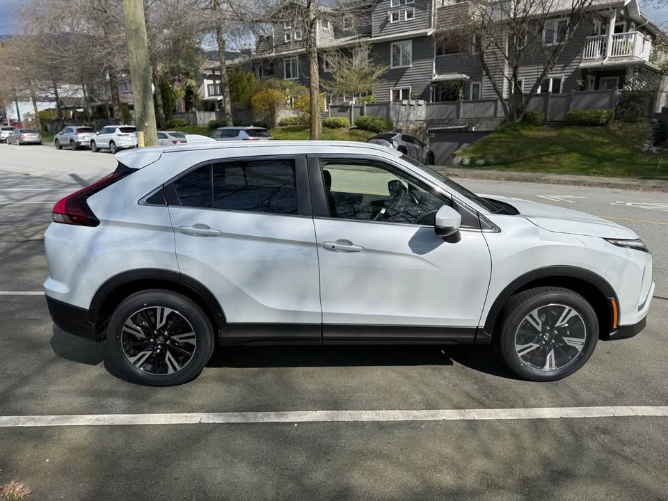 2026 Mitsubishi Eclipse Cross - Image 8 of 16