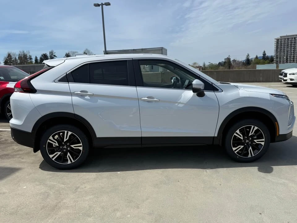 2026 Mitsubishi Eclipse Cross - Image 8 of 17