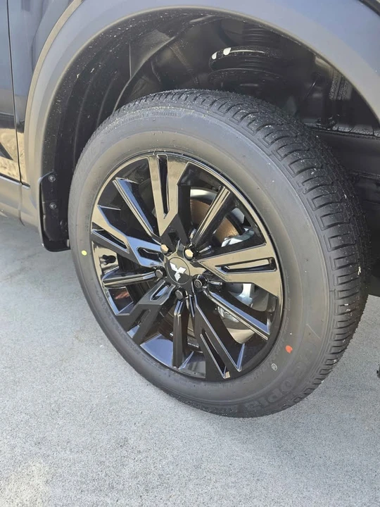 2026 Mitsubishi Eclipse Cross - Image 3 of 16