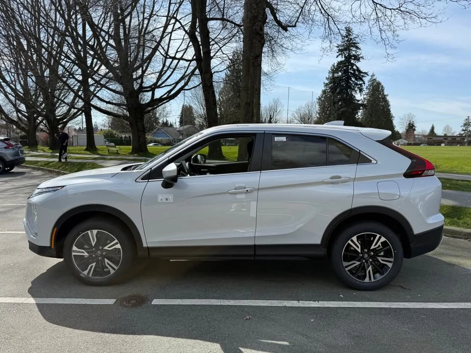 2026 Mitsubishi Eclipse Cross - Image 4 of 16