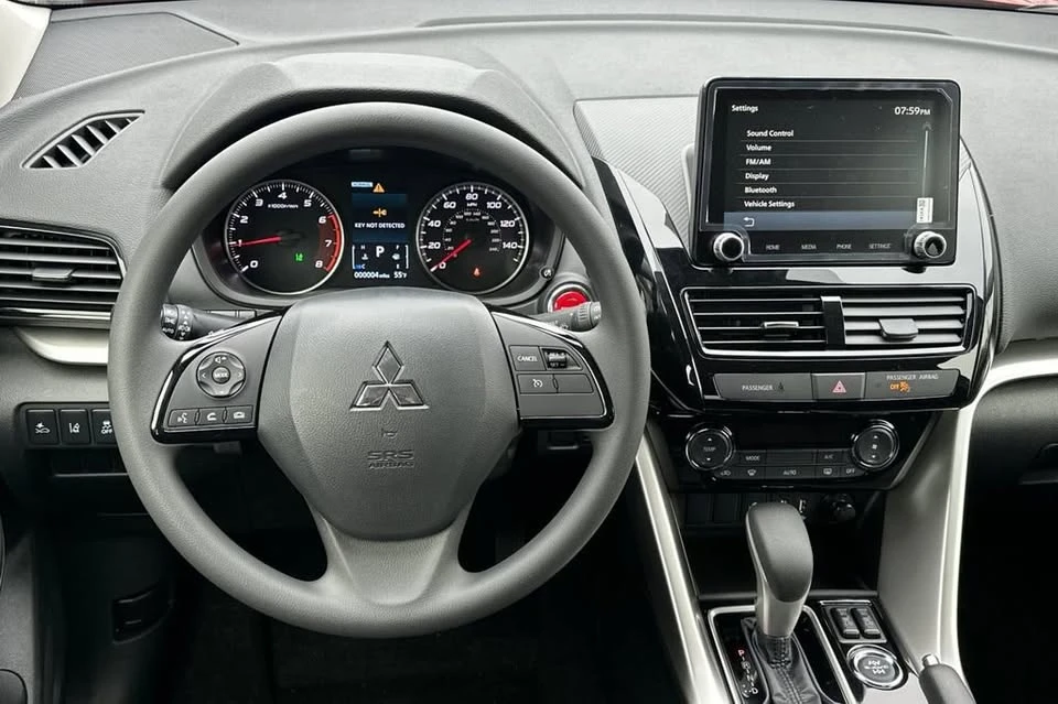 2026 Mitsubishi Eclipse Cross - Image 13 of 17