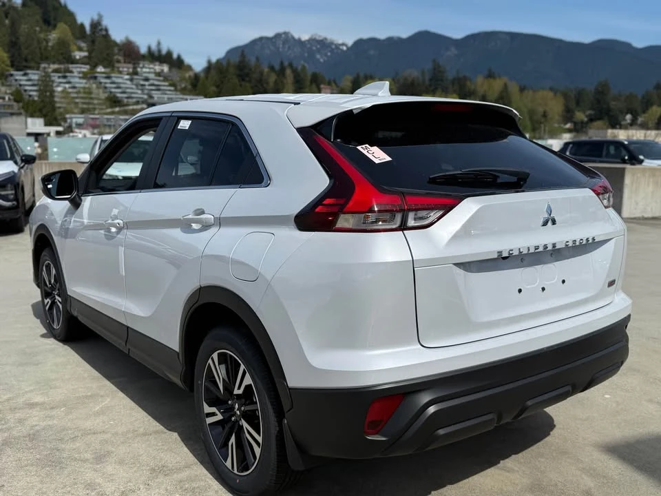 2026 Mitsubishi Eclipse Cross - Image 5 of 17