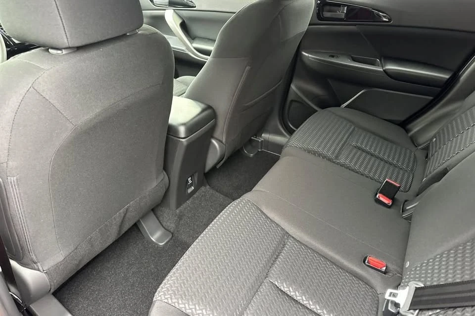 2026 Mitsubishi Eclipse Cross - Image 11 of 17