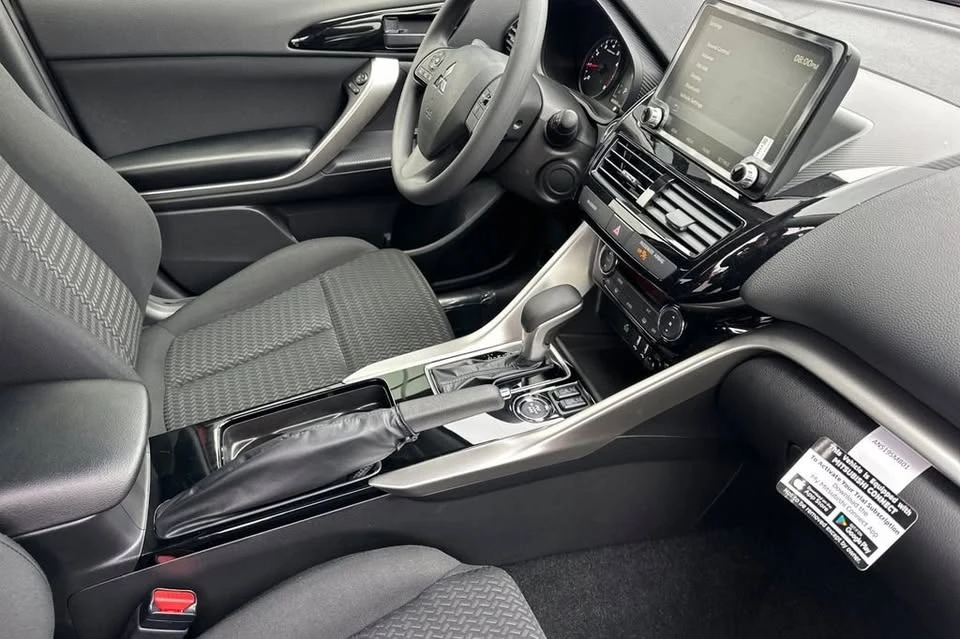 2026 Mitsubishi Eclipse Cross - Image 15 of 17