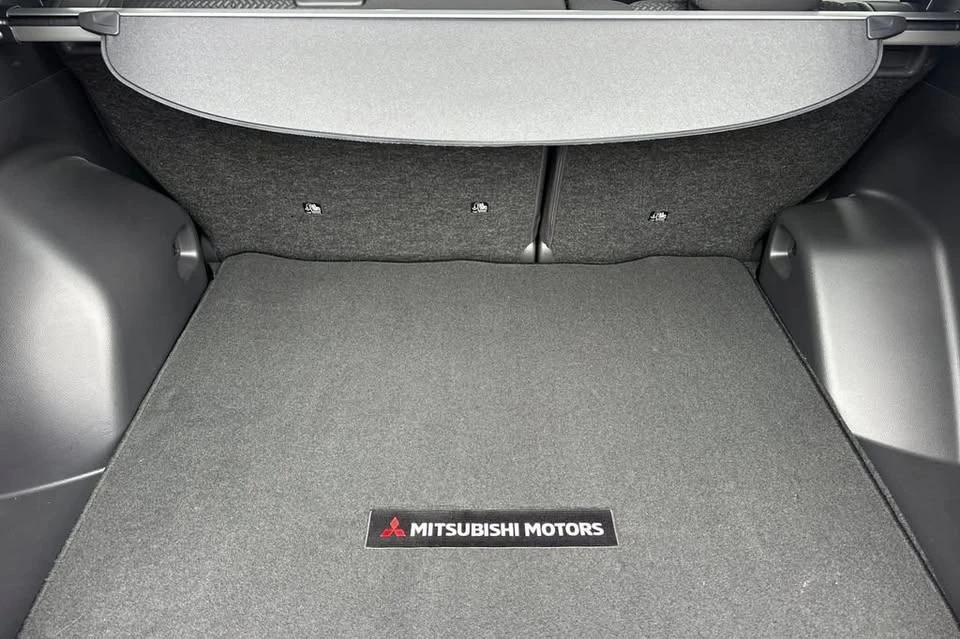 2026 Mitsubishi Eclipse Cross - Image 14 of 17