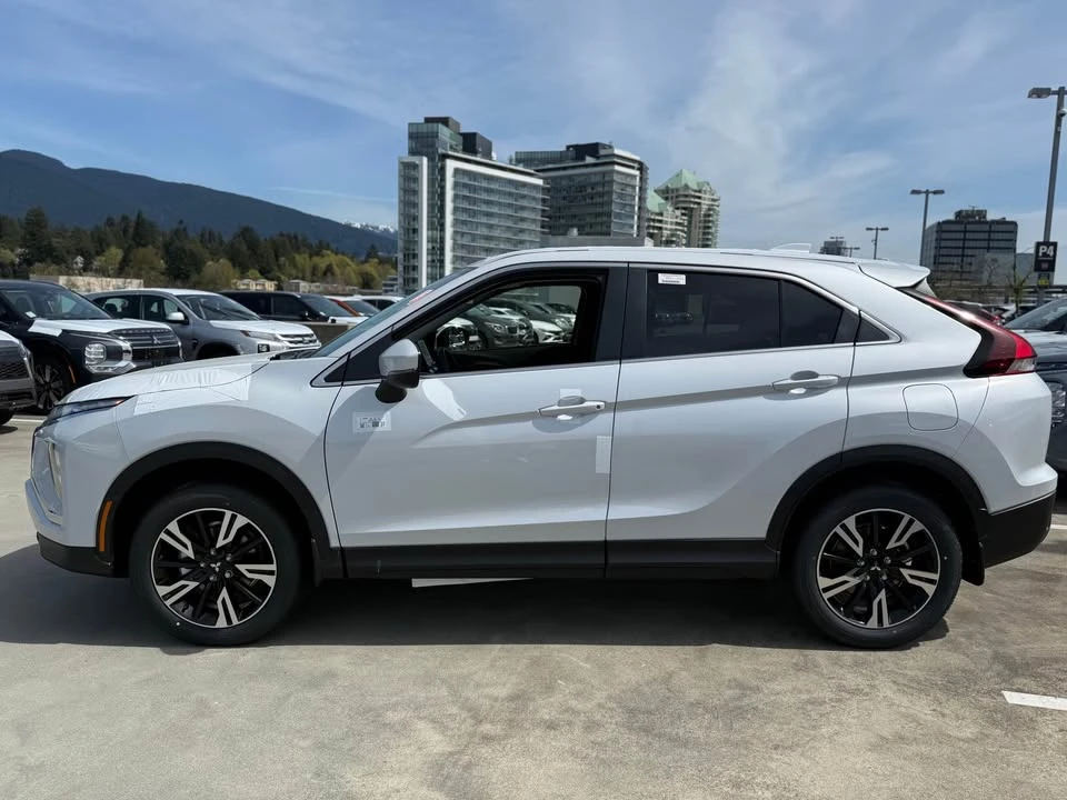 2026 Mitsubishi Eclipse Cross - Image 4 of 17