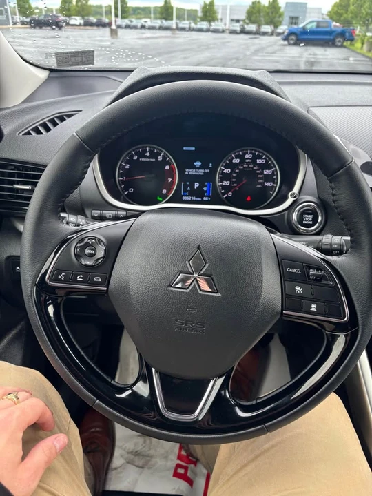 2026 Mitsubishi Eclipse Cross - Image 7 of 10