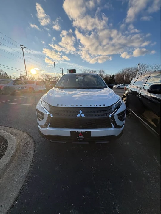 2026 Mitsubishi Eclipse Cross - Image 2 of 5