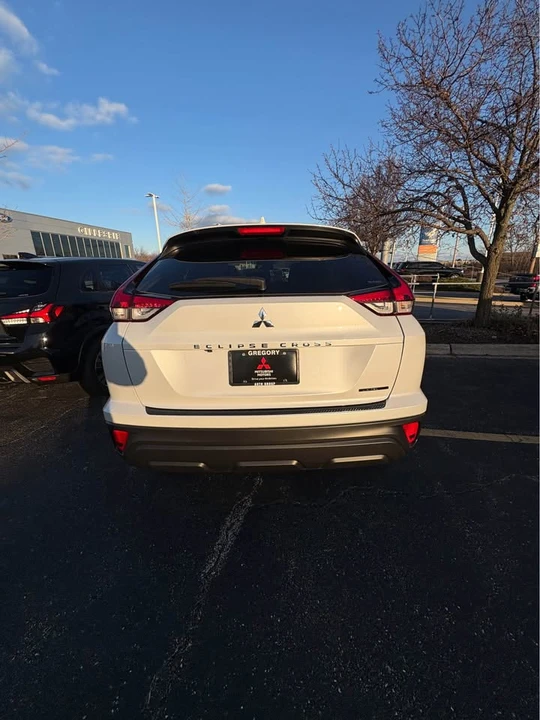 2026 Mitsubishi Eclipse Cross - Image 3 of 5