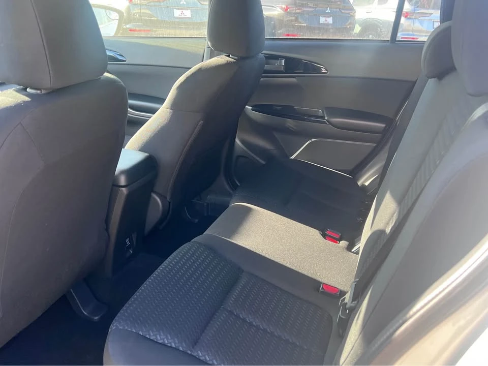 2026 Mitsubishi Eclipse Cross - Image 10 of 11