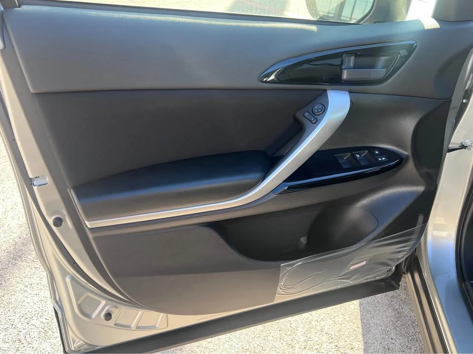 2026 Mitsubishi Eclipse Cross - Image 9 of 11