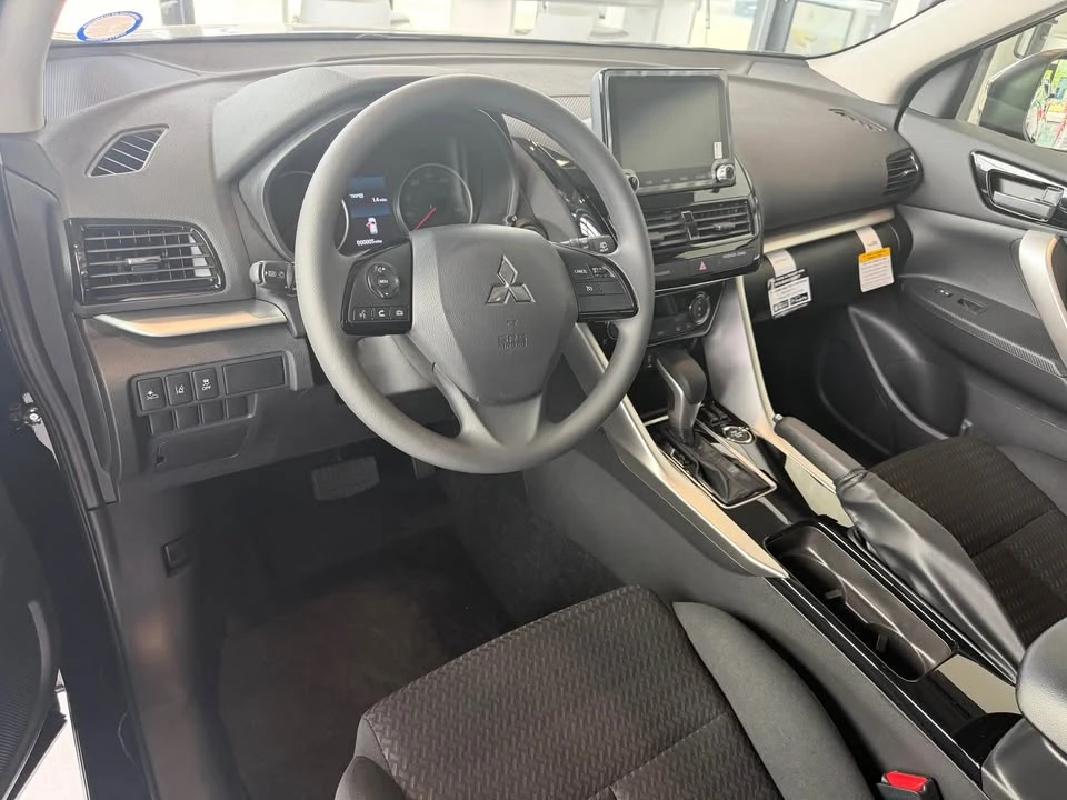 2026 Mitsubishi Eclipse Cross - Image 2 of 5