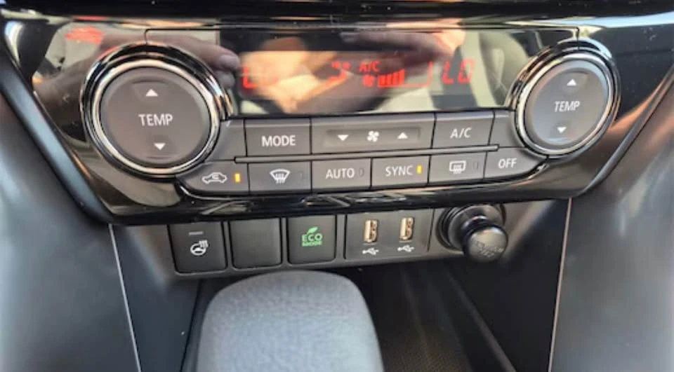 2026 Mitsubishi Eclipse Cross - Image 12 of 14