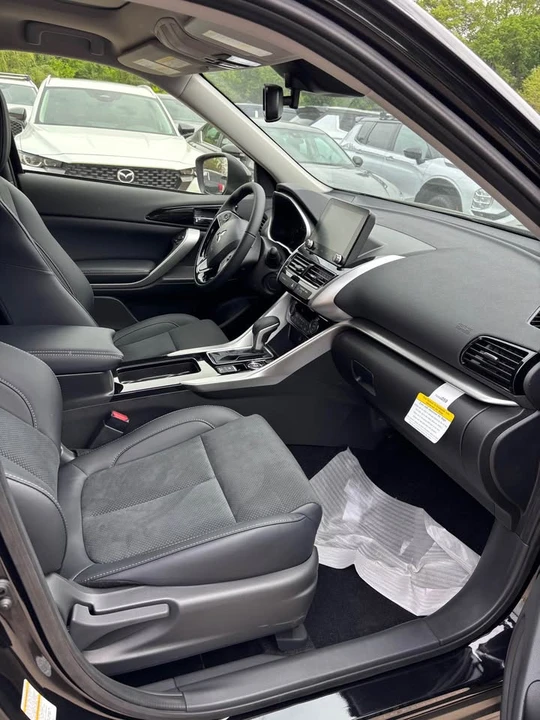 2026 Mitsubishi Eclipse Cross - Image 10 of 13