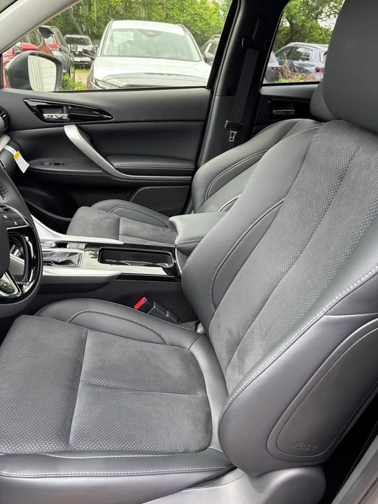 2026 Mitsubishi Eclipse Cross - Image 9 of 13