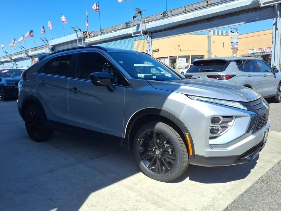2026 Mitsubishi Eclipse Cross - Image 8 of 10