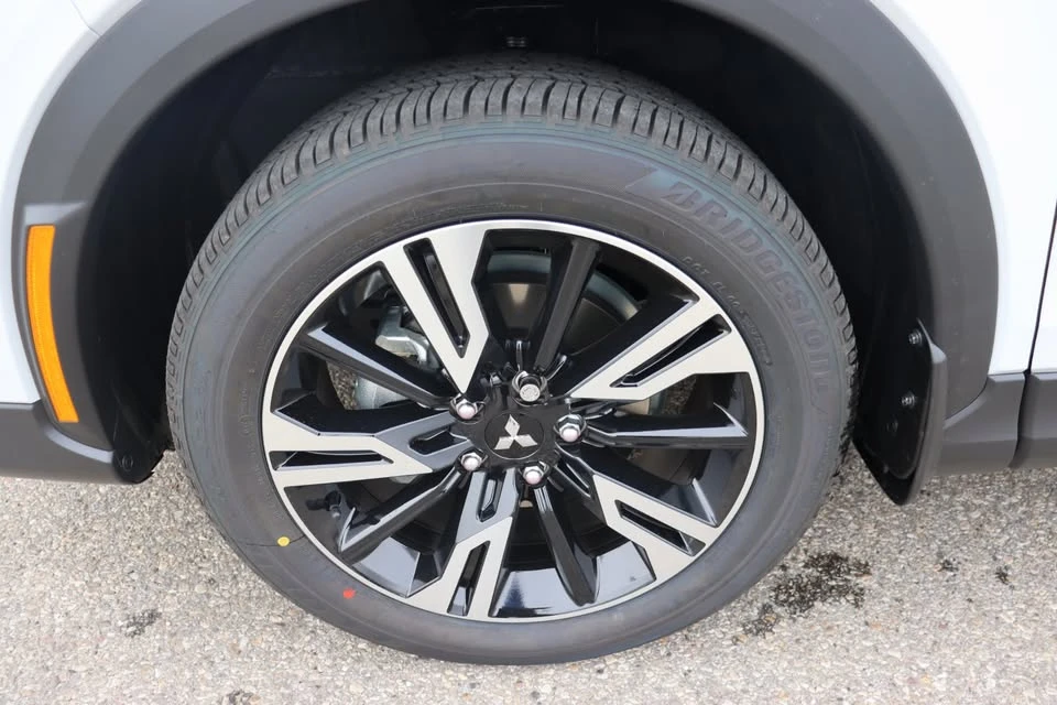 2026 Mitsubishi Eclipse Cross - Image 15 of 16