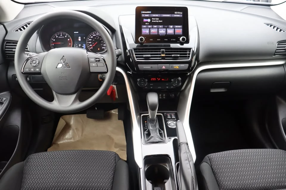 2026 Mitsubishi Eclipse Cross - Image 9 of 16
