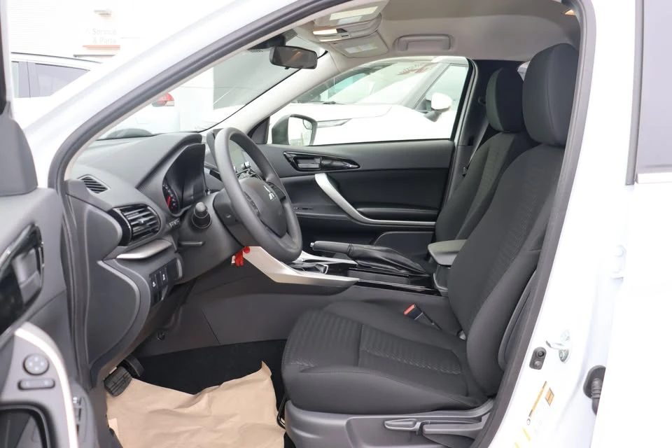 2026 Mitsubishi Eclipse Cross - Image 12 of 16