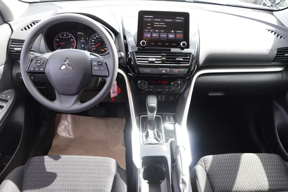 2026 Mitsubishi Eclipse Cross - Image 7 of 14