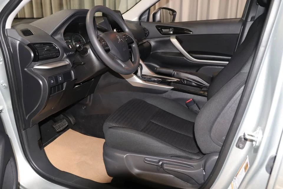 2026 Mitsubishi Eclipse Cross - Image 6 of 10