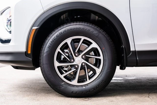 2026 Mitsubishi Eclipse Cross - Image 7 of 20