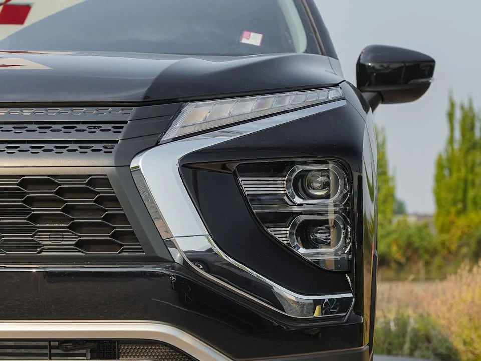 2026 Mitsubishi Eclipse Cross - Image 10 of 19