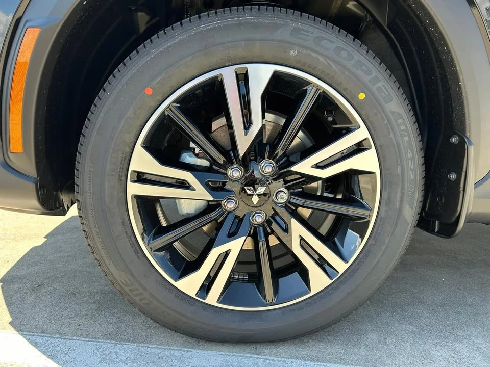 2026 Mitsubishi Eclipse Cross - Image 18 of 19