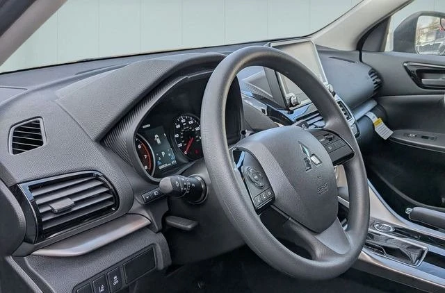 2026 Mitsubishi Eclipse Cross - Image 11 of 19