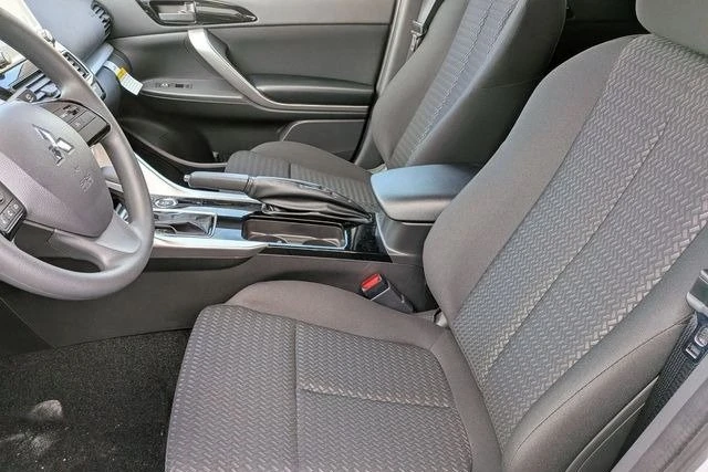 2026 Mitsubishi Eclipse Cross - Image 12 of 20