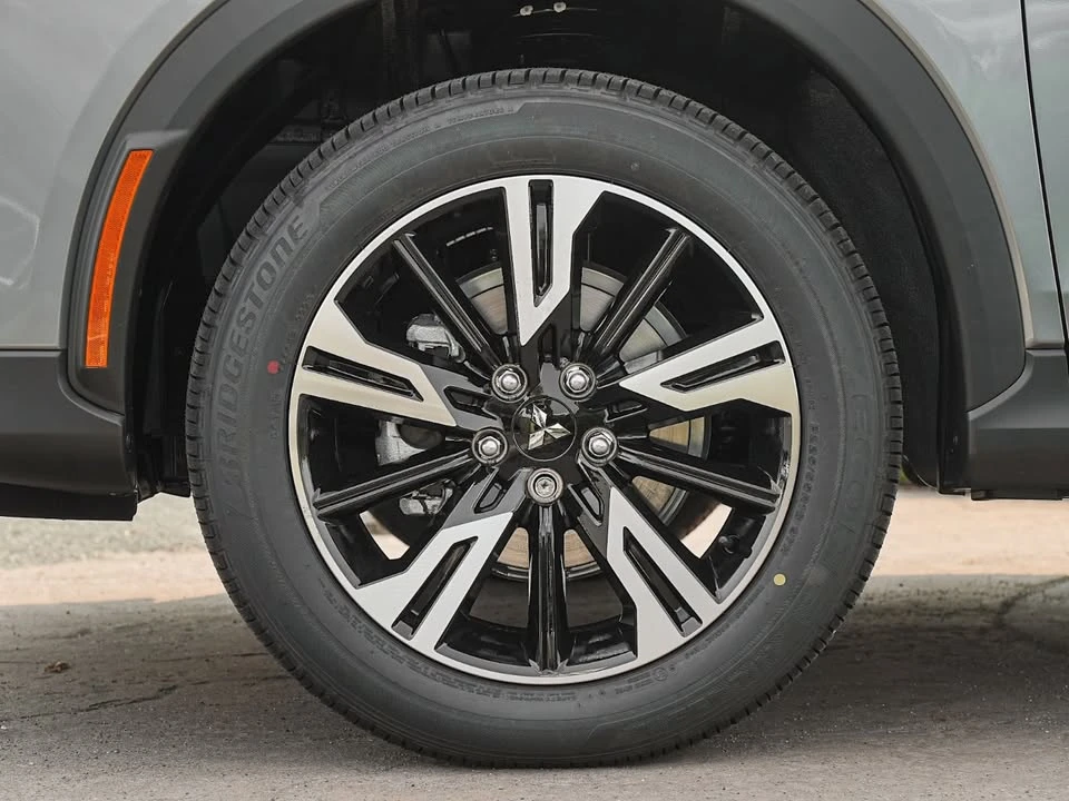 2026 Mitsubishi Eclipse Cross - Image 12 of 20