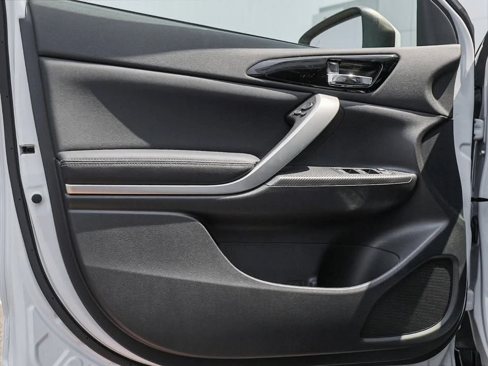 2026 Mitsubishi Eclipse Cross - Image 12 of 20
