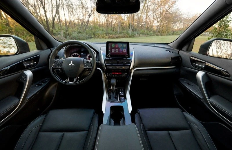 2026 Mitsubishi Eclipse Cross - Image 11 of 13