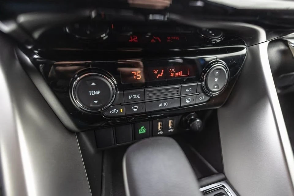 2026 Mitsubishi Eclipse Cross - Image 15 of 20