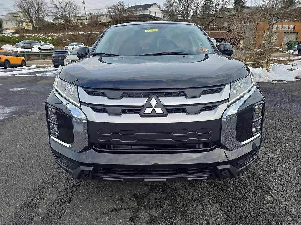 2026 Mitsubishi Eclipse Cross - Image 2 of 12