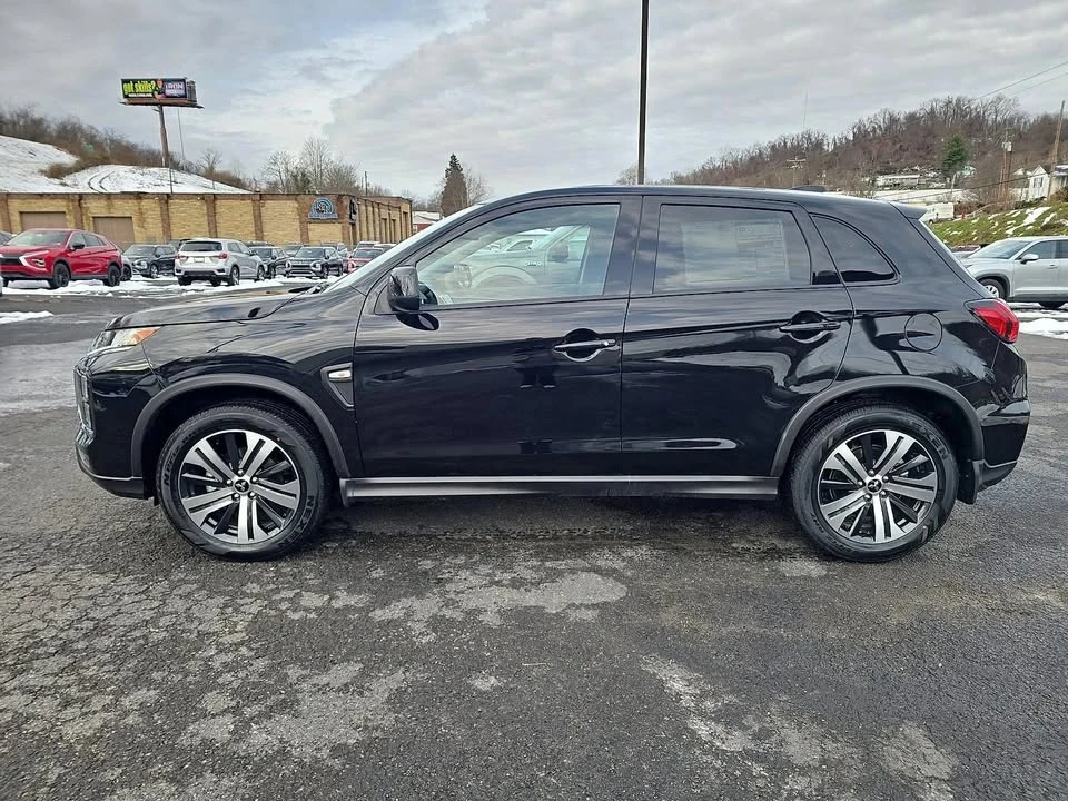 2026 Mitsubishi Eclipse Cross - Image 5 of 12