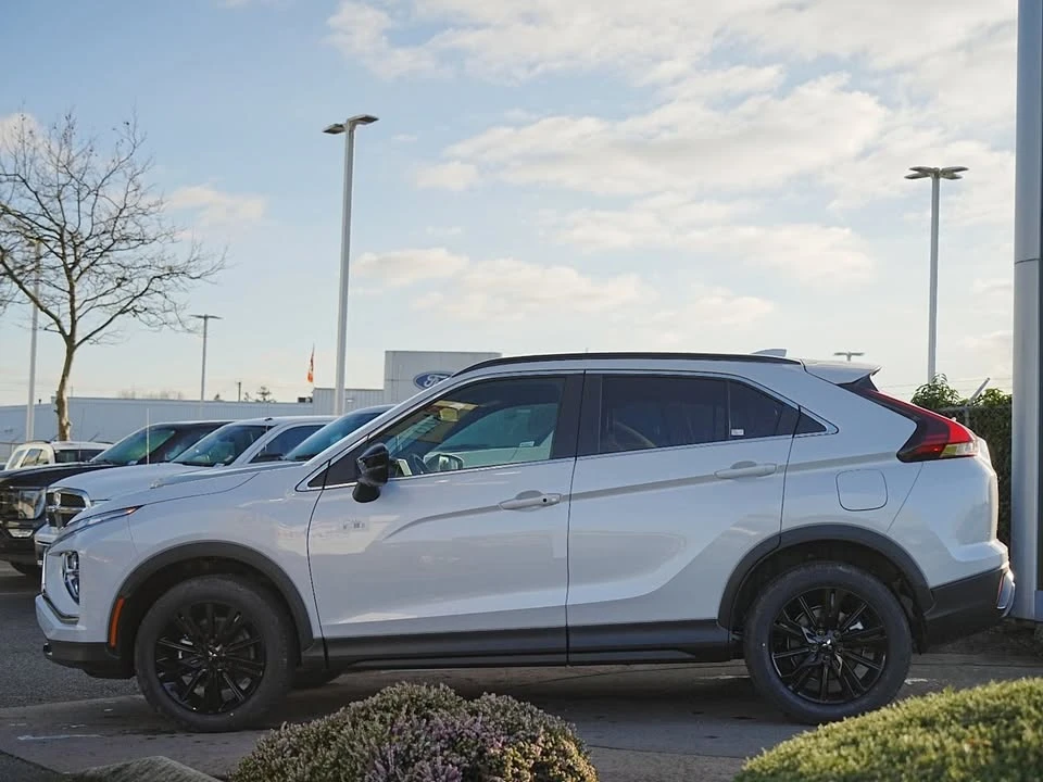 2026 Mitsubishi Eclipse Cross - Image 9 of 15