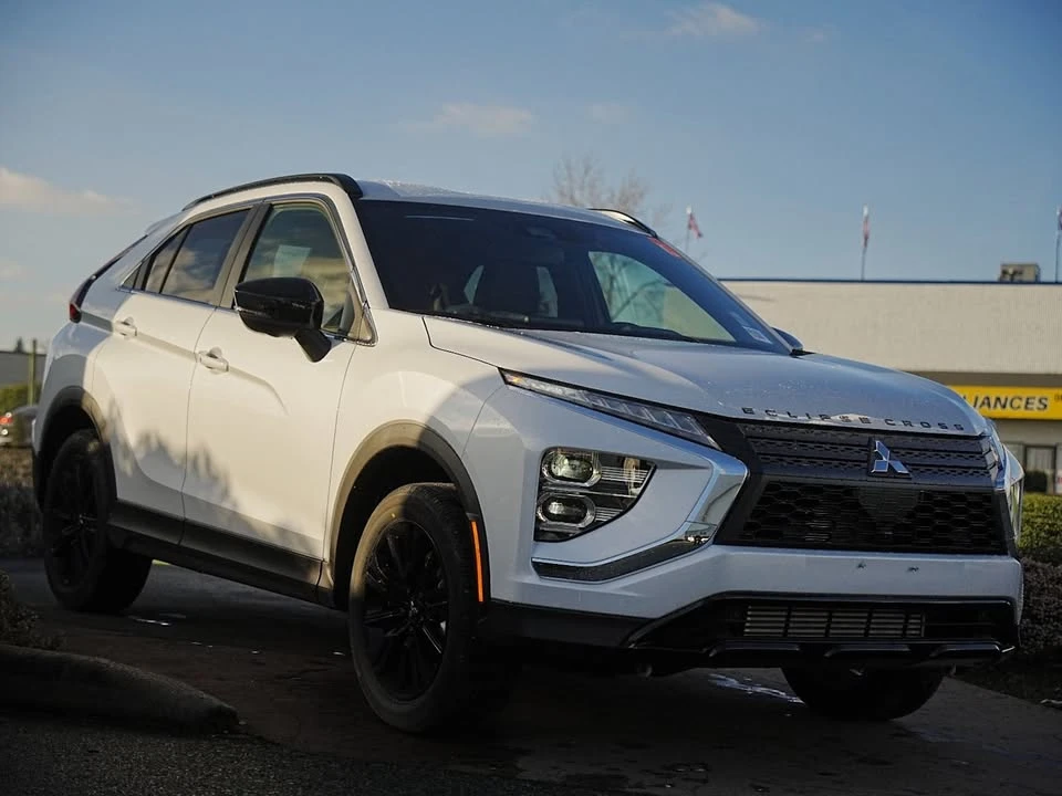 2026 Mitsubishi Eclipse Cross - Image 4 of 15