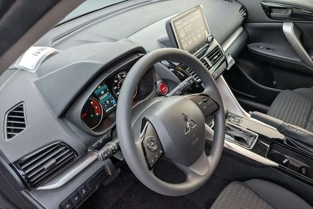 2026 Mitsubishi Eclipse Cross - Image 10 of 19
