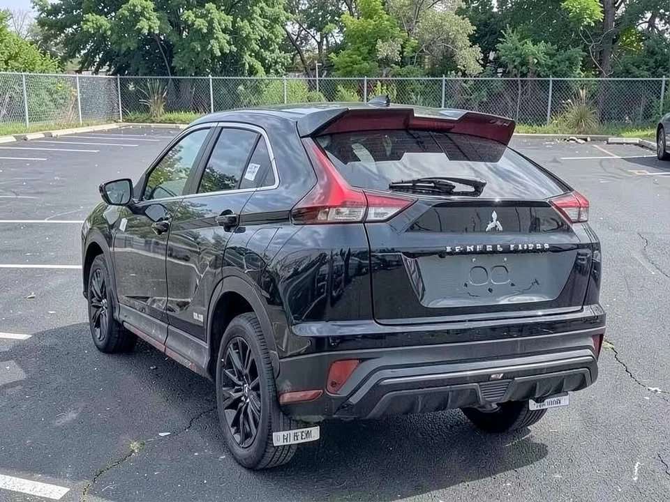 2026 Mitsubishi Eclipse Cross - Image 3 of 17