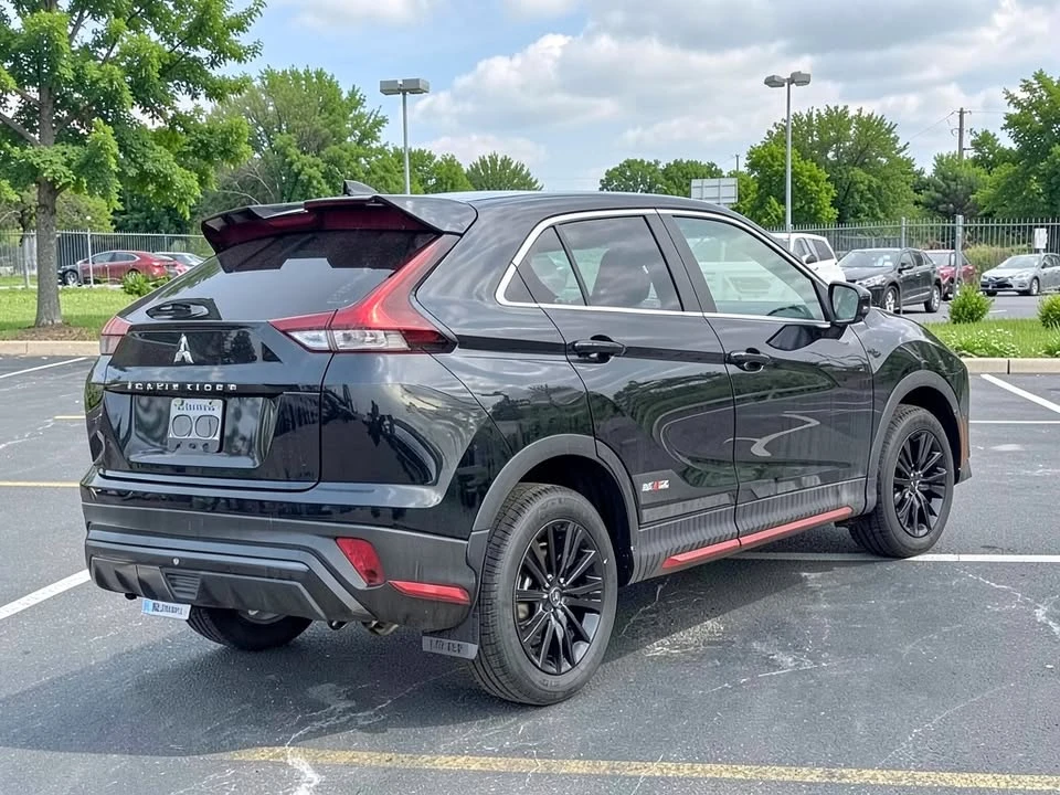 2026 Mitsubishi Eclipse Cross - Image 5 of 17