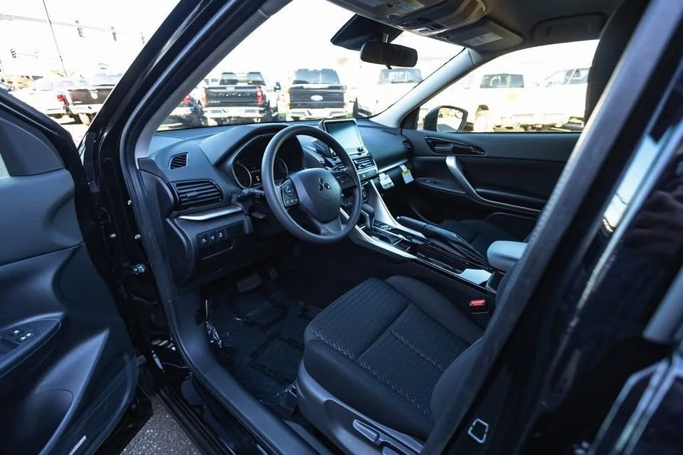 2026 Mitsubishi Eclipse Cross - Image 12 of 19