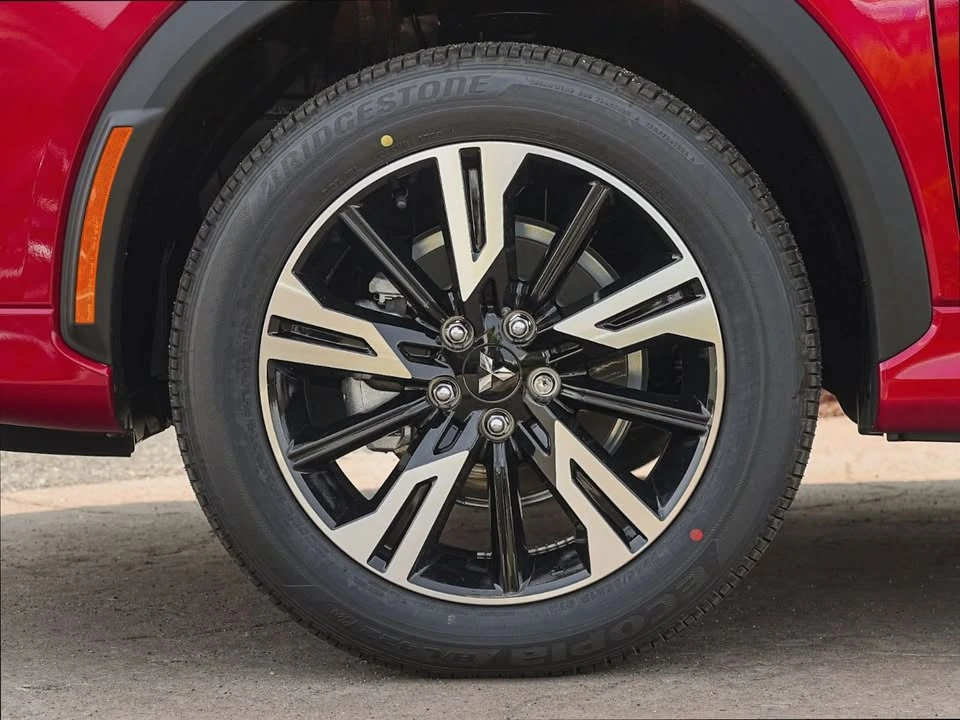 2026 Mitsubishi Eclipse Cross - Image 8 of 18