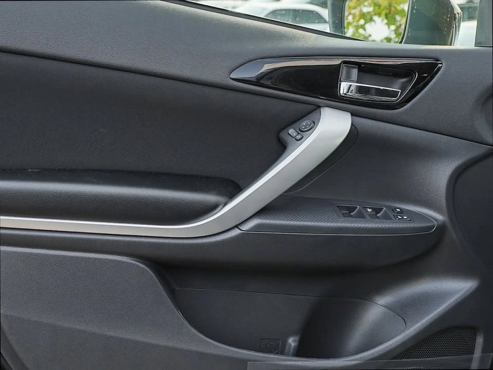 2026 Mitsubishi Eclipse Cross - Image 10 of 18