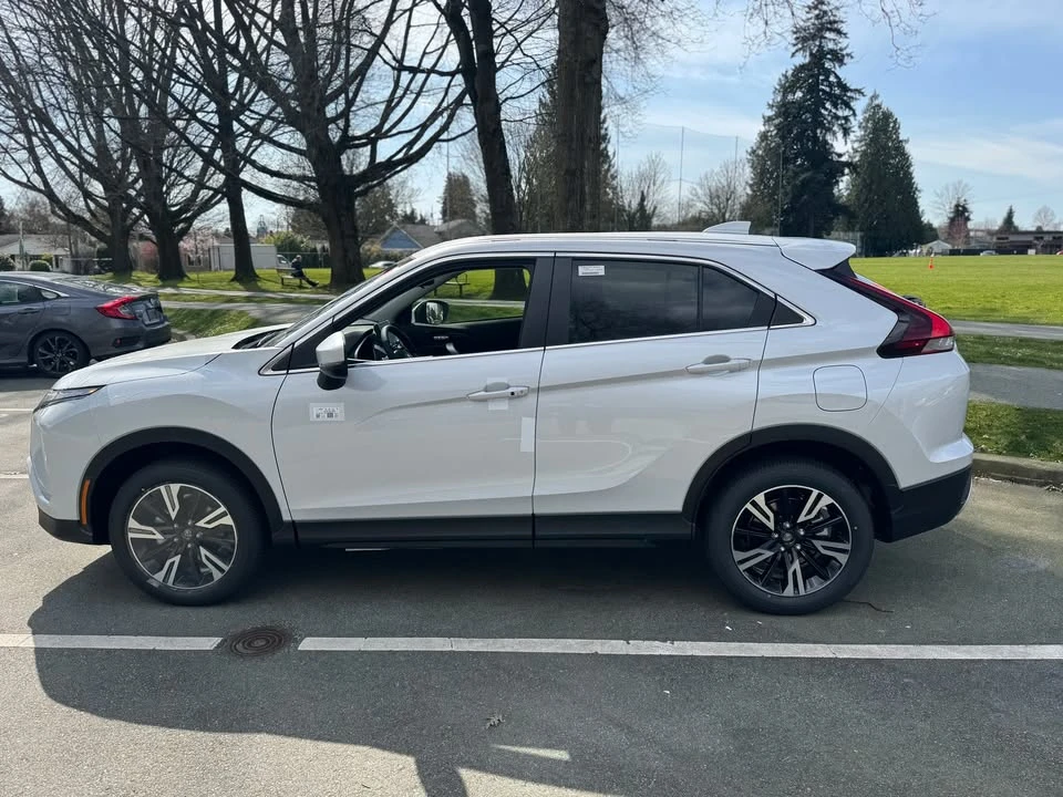 2026 Mitsubishi Eclipse Cross - Image 2 of 11
