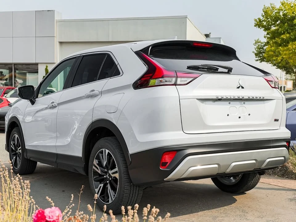 2026 Mitsubishi Eclipse Cross - Image 8 of 20
