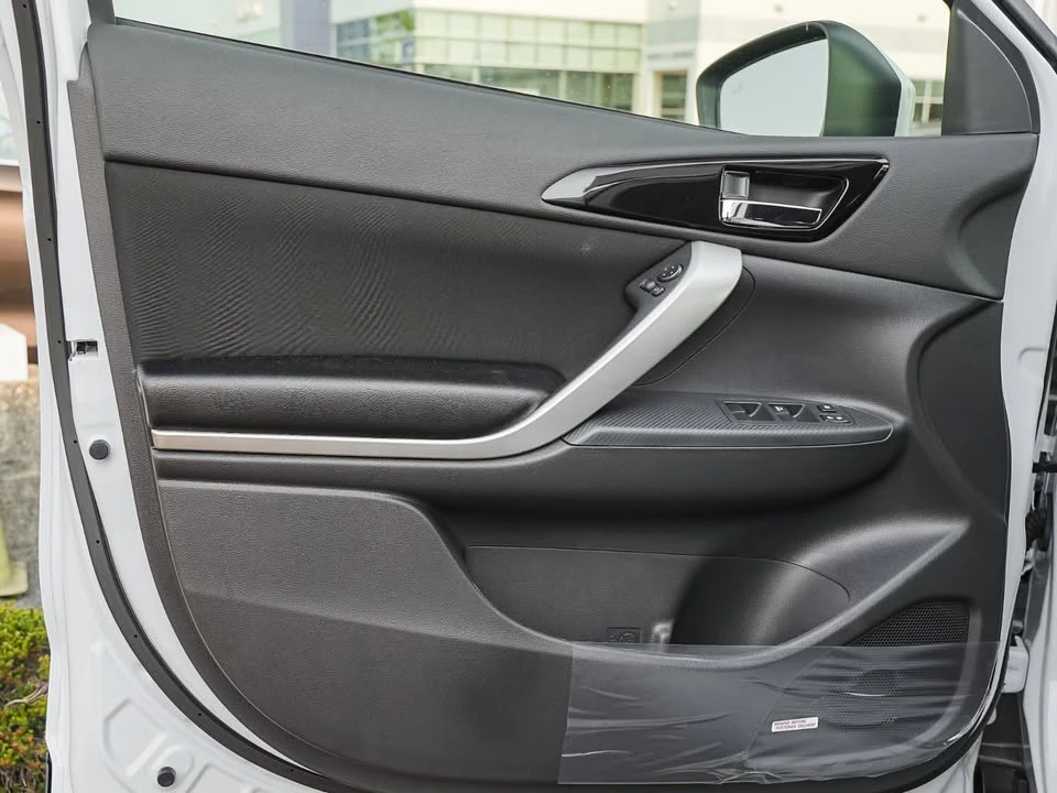 2026 Mitsubishi Eclipse Cross - Image 13 of 20