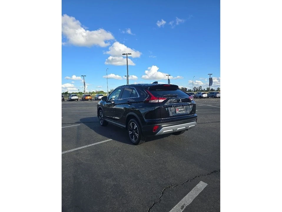 2026 Mitsubishi Eclipse Cross - Image 5 of 10